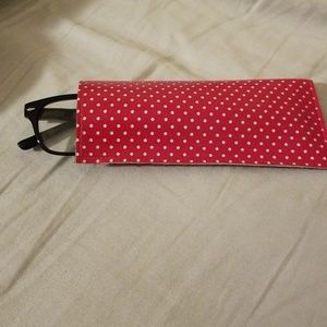 Bifocal reading glasses. +1.00